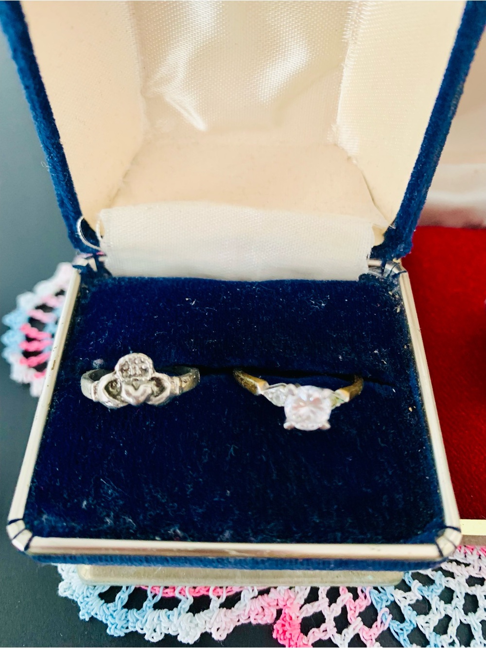Five Pretty Rings Lot - Picture 6 of 6